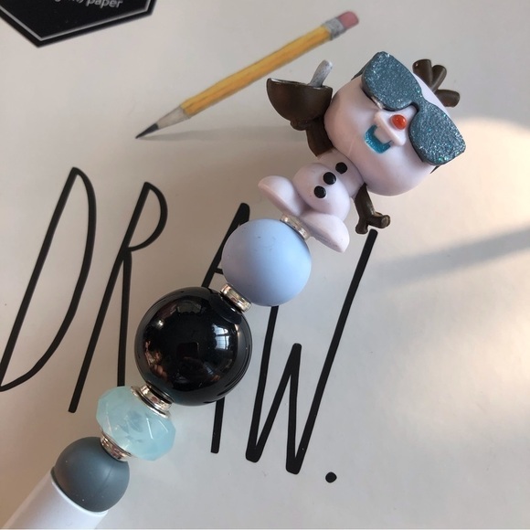 Disney Doorables: Frozen: Olaf in Summer handmade beaded pen - Picture 1 of 3